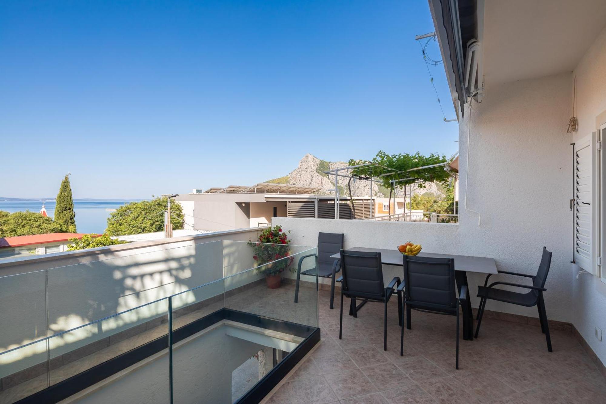 East Side Apartment Omis Exterior photo
